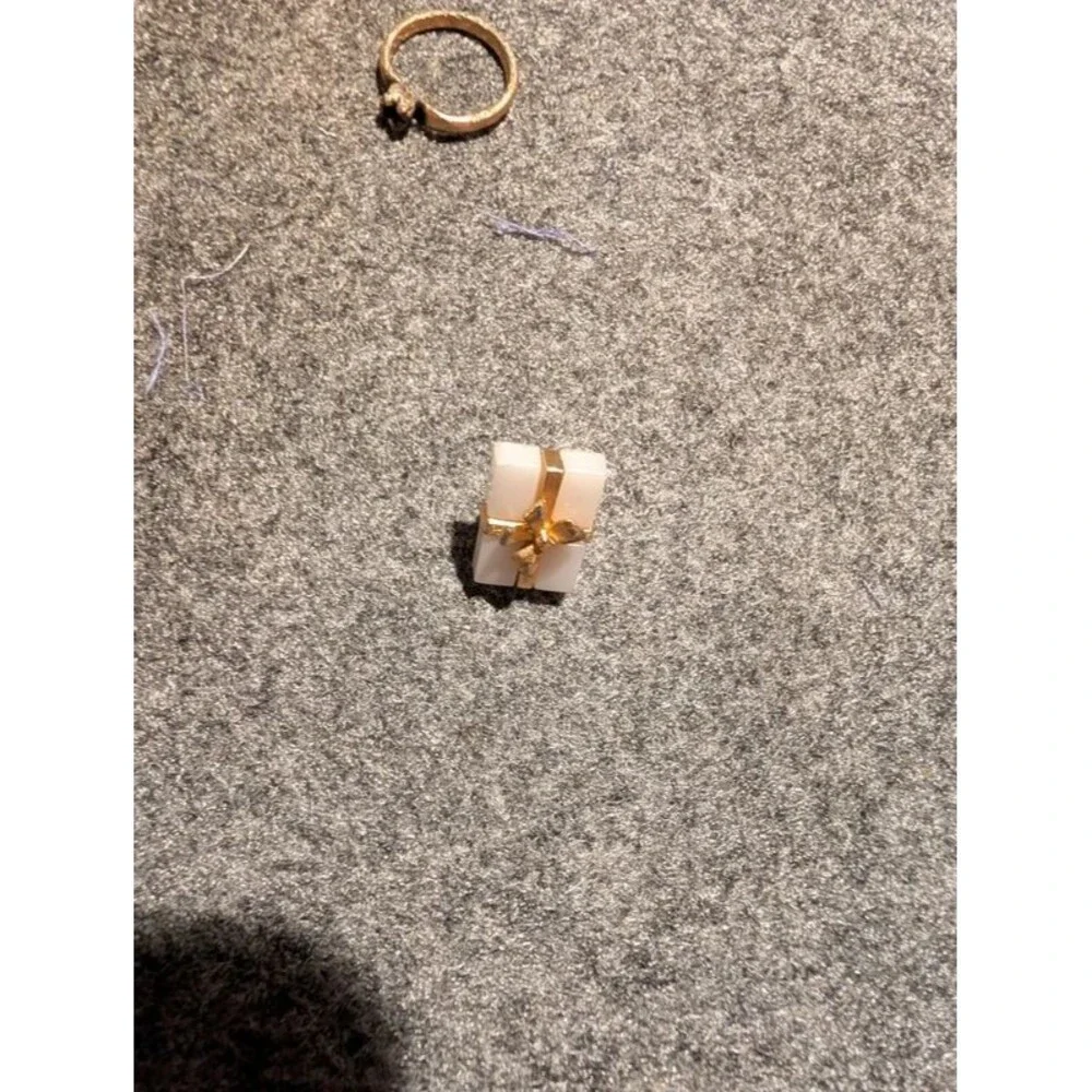 Gift pen or tie tack